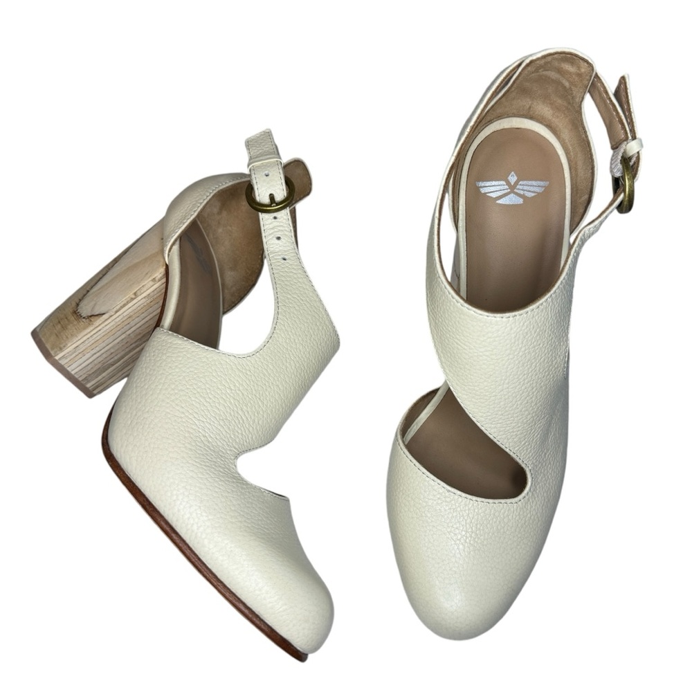 FORTRESS OF INCA Cream Leather Block Heel Slingback Pumps